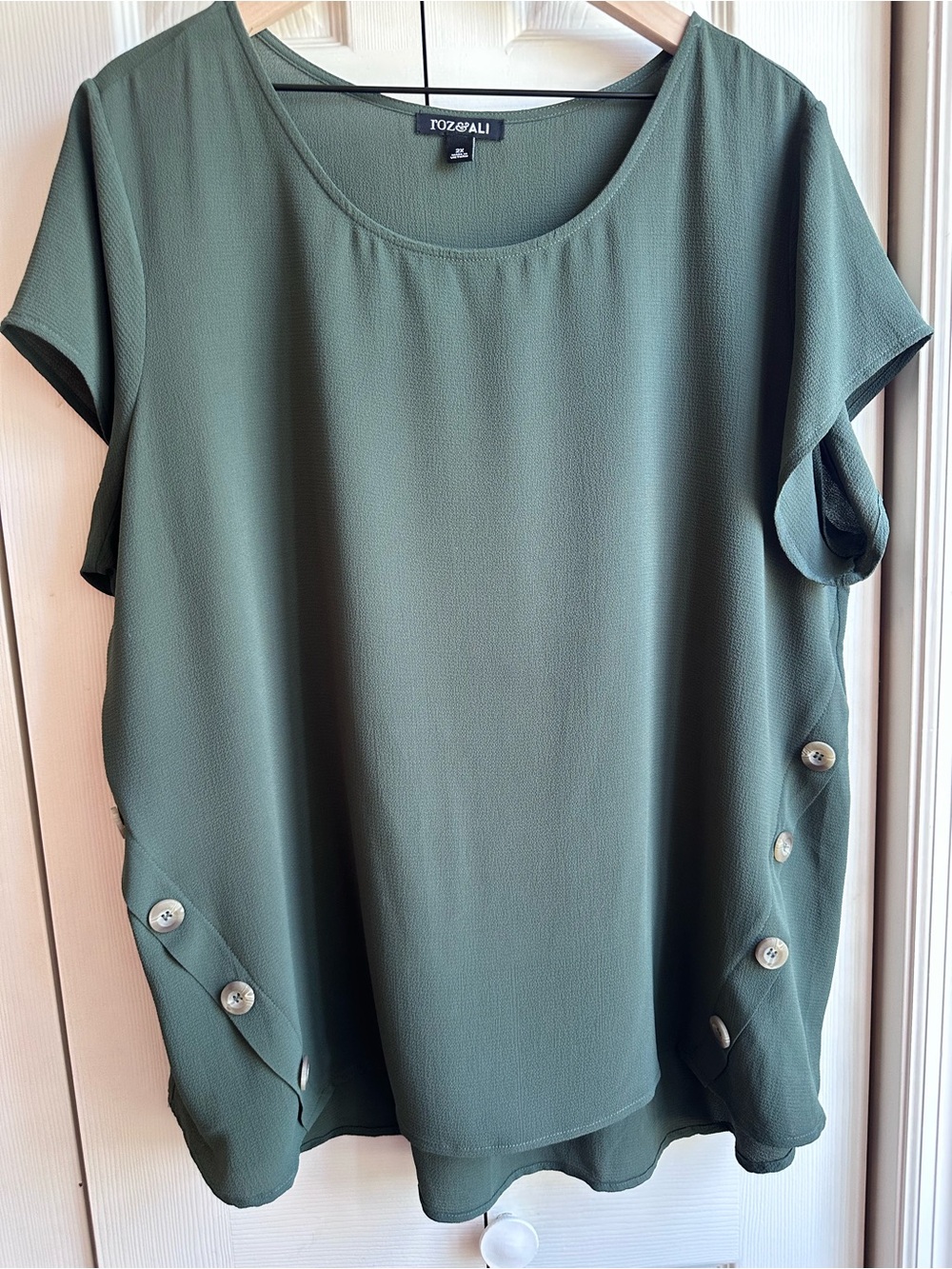 Roz & Ali Dark Green Short Sleeve blouse with Button Detail